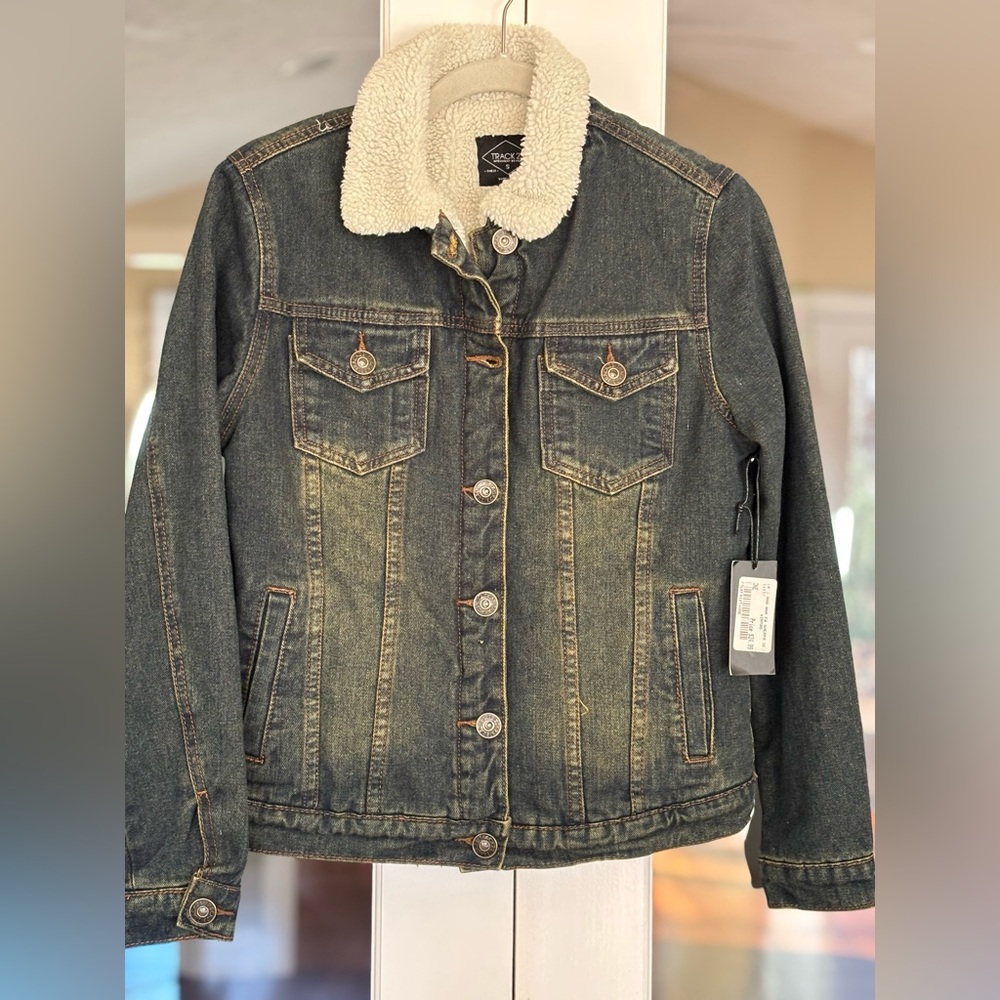 Vintage Style Denim Jacket with Sherpa